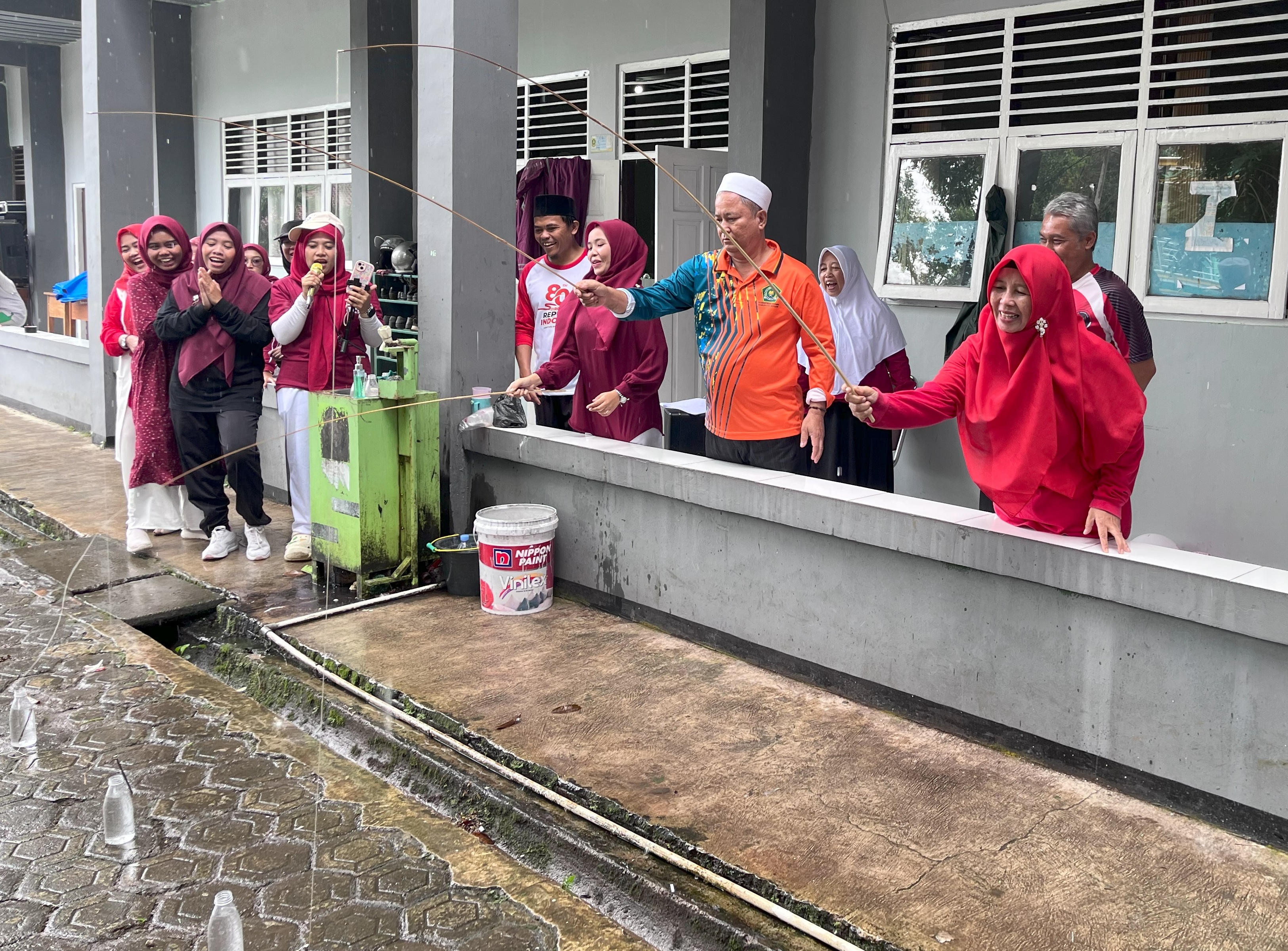 Inspiratif! Keterlibatan Guru dan TU di HUT RI ke-80 Bangkitkan Semangat Madrasah