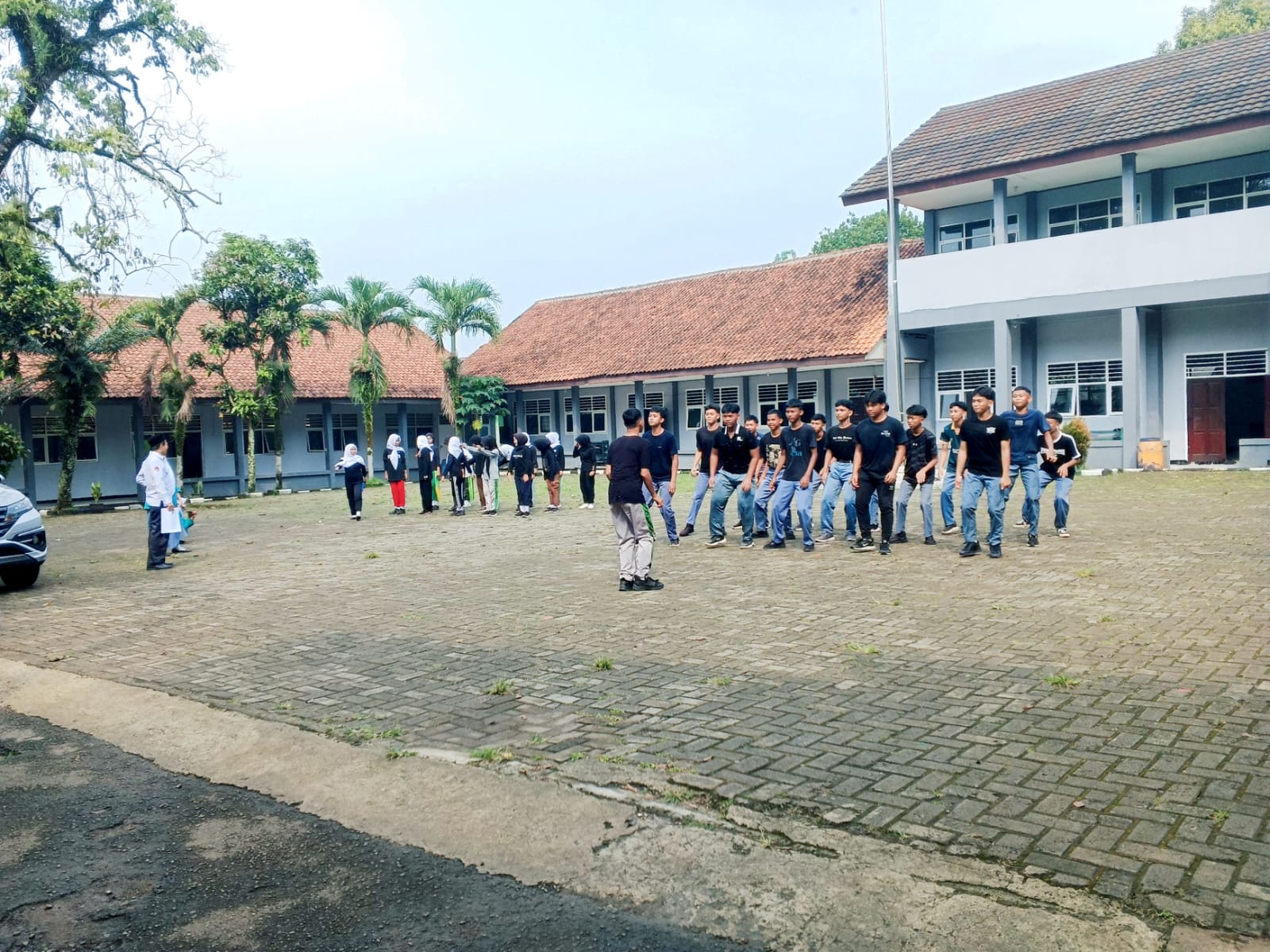 Jelang Lomba Gerak Jalan, Siswa MAN 2 Bogor Matangkan Persiapan dengan Latihan Rutin