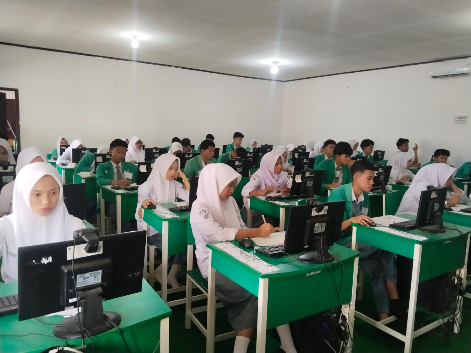 Hari Kedua TKA Gelombang 1, Peserta MAN 2 Bogor Jalani Ujian Mata Pelajaran Pilihan