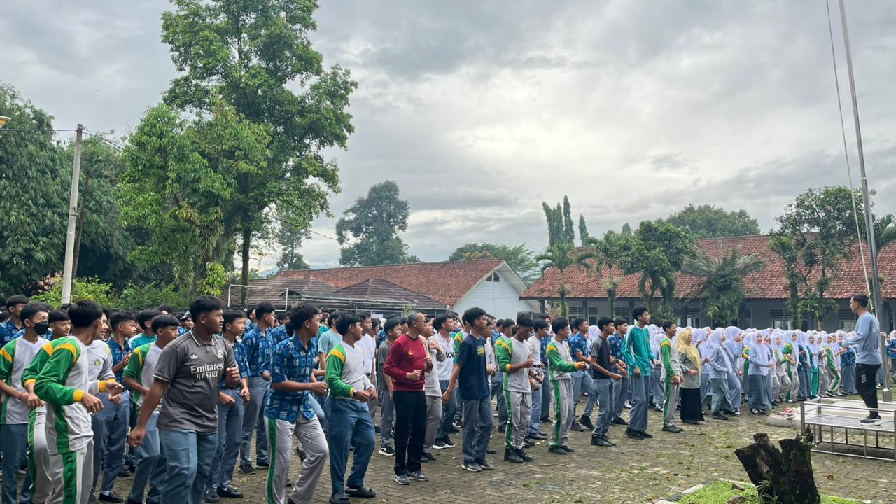 MAN 2 Bogor Gelar RAHAJA: Rabu Sehat Jasmani Bangun Kebugaran dan Kebersamaan Warga Madrasah